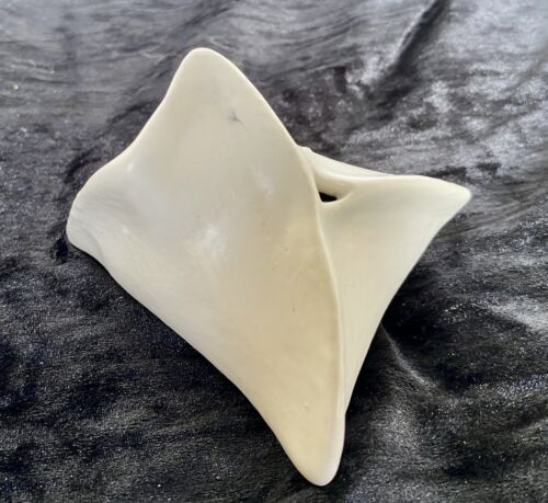Small Vtg Matte White Art Slab Studio Pottery Weed Vase/Pot, Signed AP, 4" - Picture 3 of 9