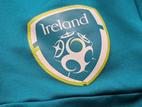 Umbro Ireland National Soccer Team Sweater Men Medium Green 1/4 Zip Training Top - Picture 5 of 13