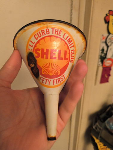 Vintage Shell Gasoline Porcelain Metal Oil Gas Station Funnel Automotive Rare - Foto 2 di 6