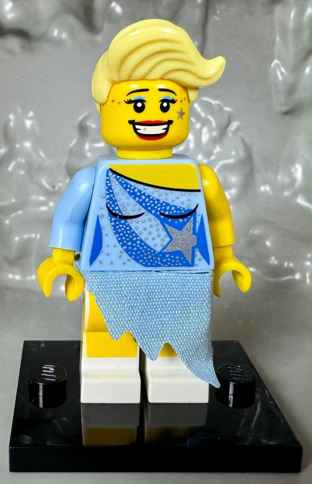 (8804) Minifigura LEGO CMF Serie 4 Patinador sobre Hielo col04-15 Completa con accesorios Foto 3 de 4