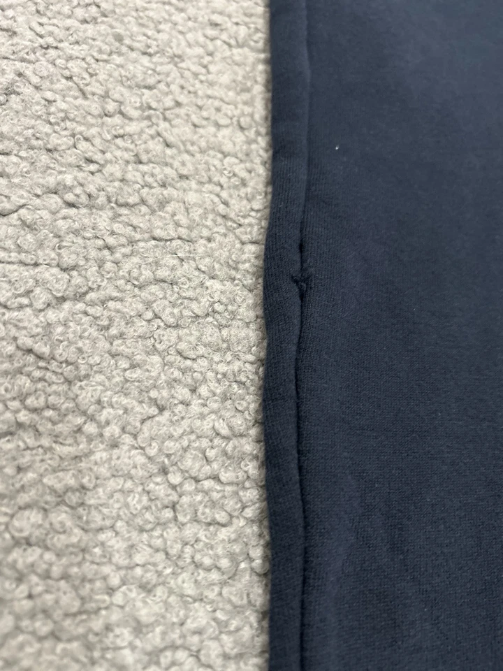 Pantalones deportivos cómodos azul marino Abercrombie Kids 13/14 Essentials Foto 3 de 4