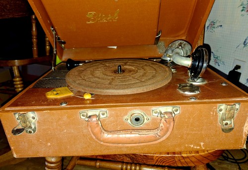 Giradischi fonografo valigetta betulla n. 600 vintage con aghi Victrola - Foto 3 di 8