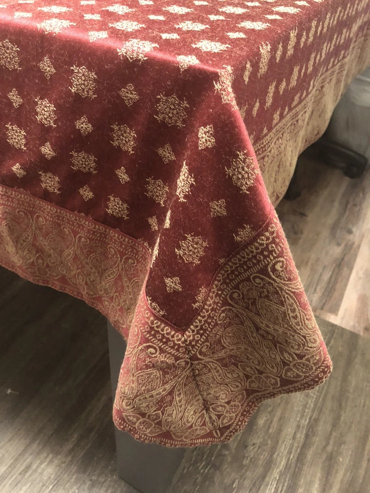 Burgundy & Tan Tablecloth Jacquard Floral Paisley Trim Rectangular 72x140" EUC - Image 3 of 4