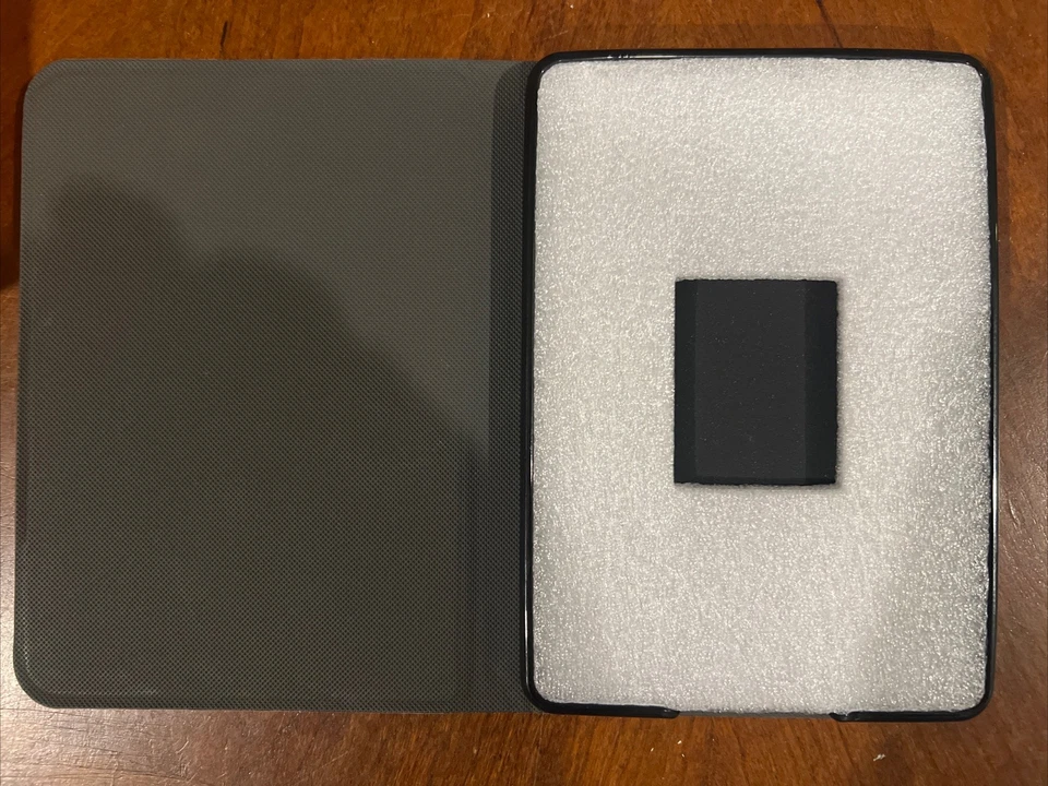 Funda protectora negra para niños Disney Stitch para iPad Mini 8,3” 6ta generación Foto 3 de 3