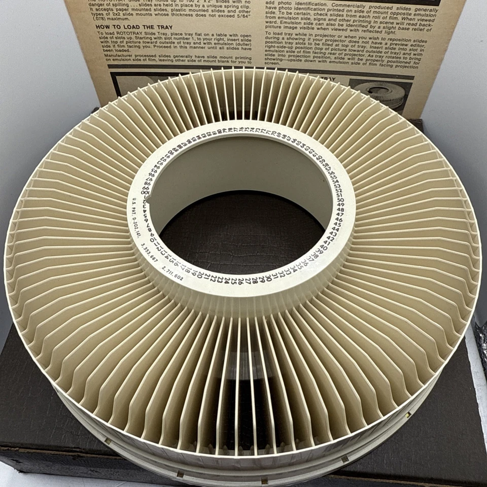 Bandeja deslizable vintage Sawyers Rototray 100 bandeja deslizante para 2x2 diapositivas pegatina en caja Foto 2 de 4