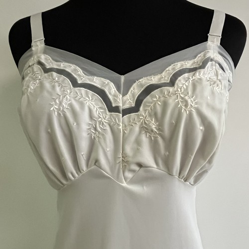Slip interi bianchi vintage anni '60 Aristocraft con finiture ricamate in chiffon taglia 36 - Foto 2 di 5