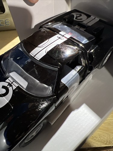 1:18 UNIVERSAL HOBBIES EAGLE’S RACE FORD GT 40 CDF# 7552 - Picture 11 of 19
