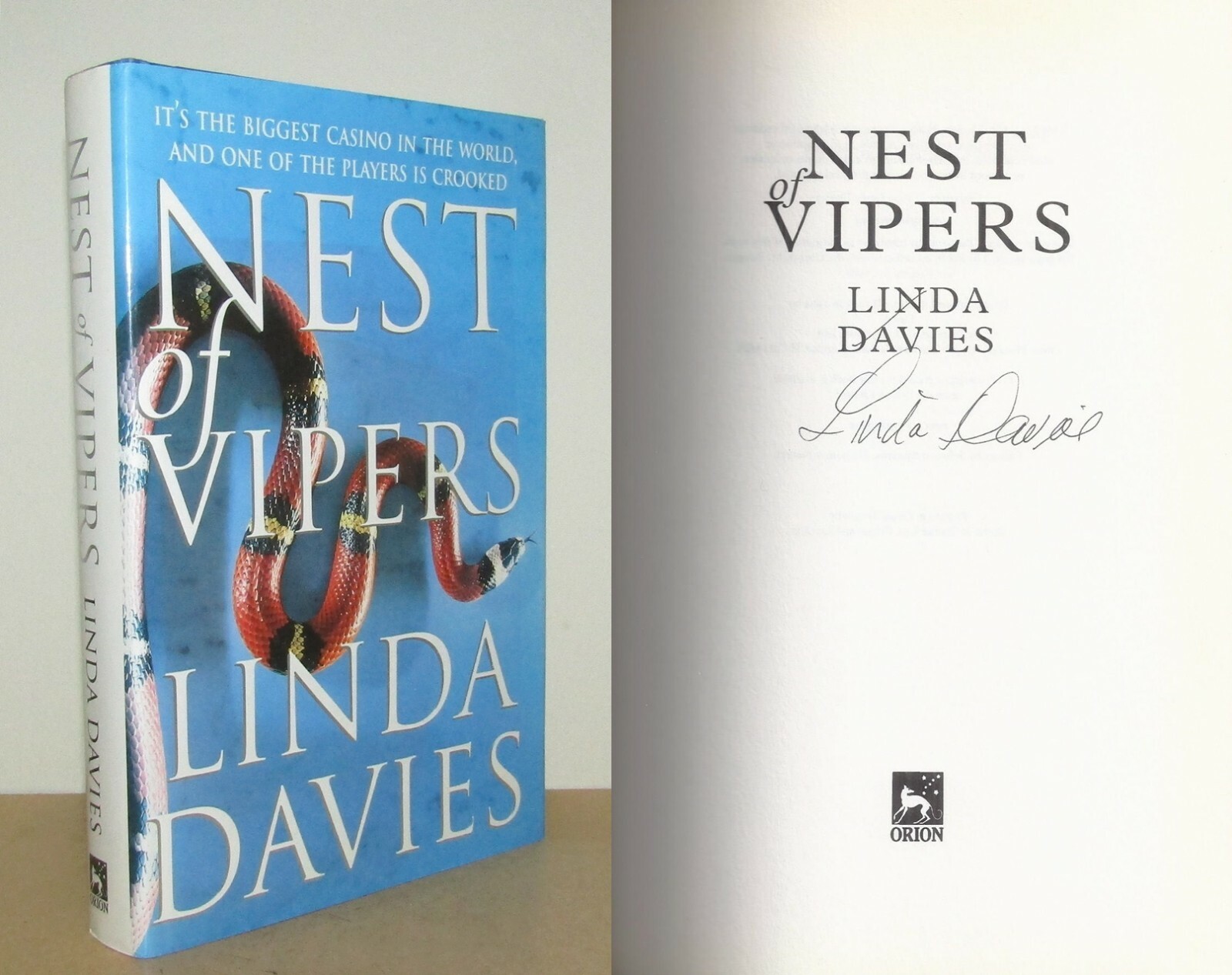 Linda Davies - Nest of Vipers - Signed - 1st/1st (1994 First Edition DJ)