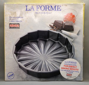 Kaiser-La Forme Baking Mould Non-Stick Coating Oven Safe up to 250/°C Made in Germany Bundform /ø22cm