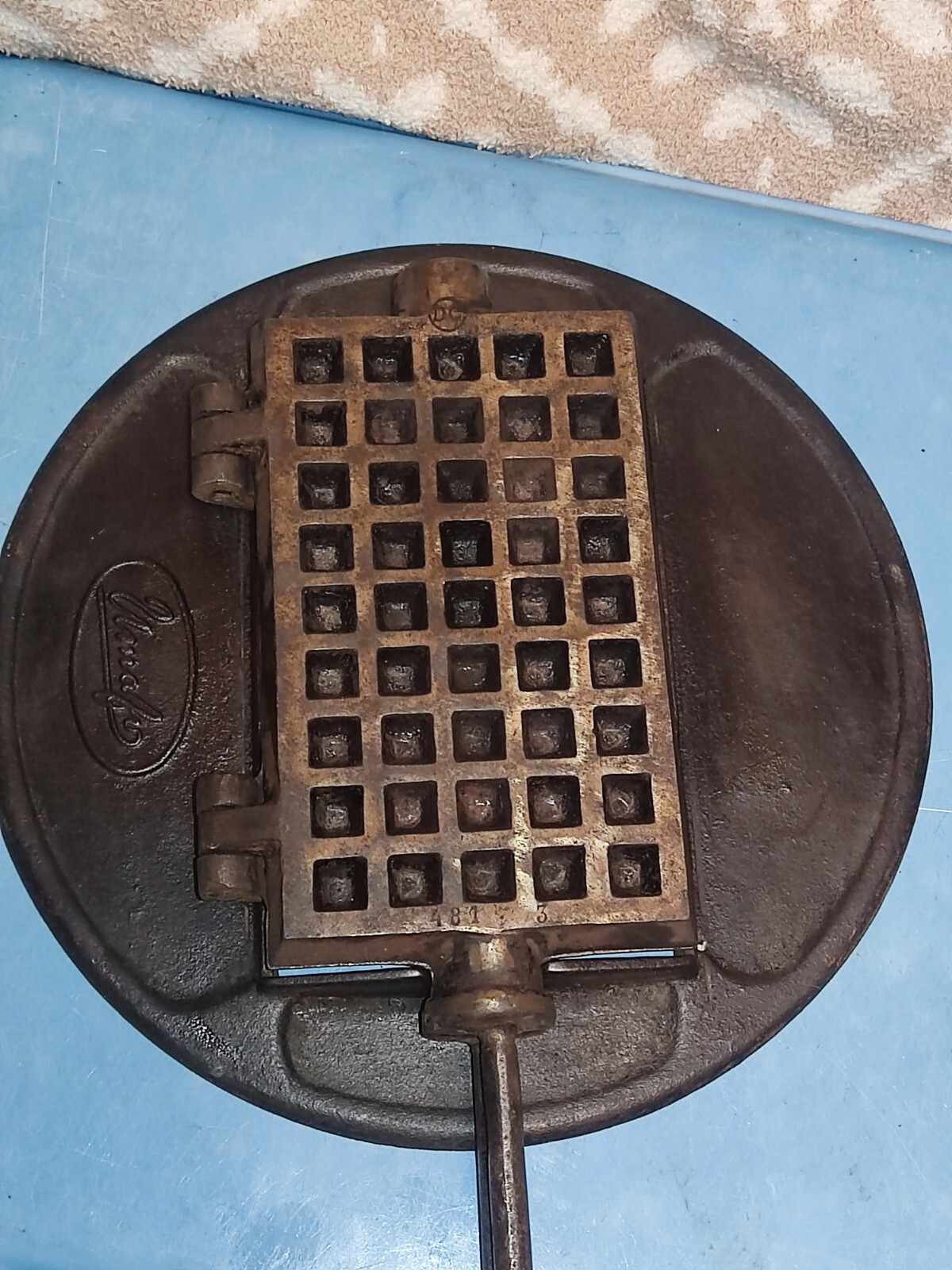 Lot Of 2 DC Antique Cast Iron Belgian Waffle Maker Long Handle+UMAFO