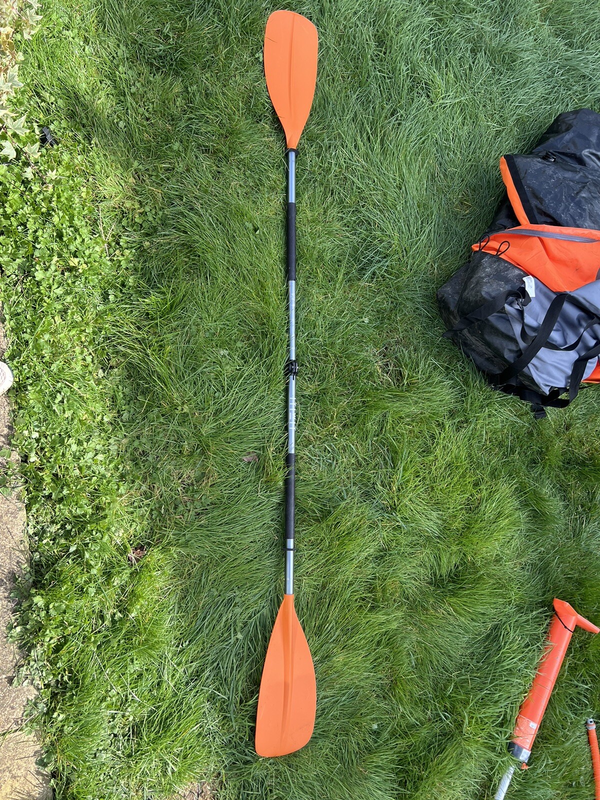 DECATHLON 3 Person Inflatable Kayak, 2 Life Jackets, Pump, 2 Oars