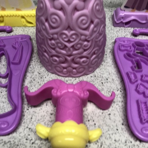 Play Doh Disney Princess Belle Rapunzel Design A Dress Boutique Play Set Parts - Picture 6 of 7