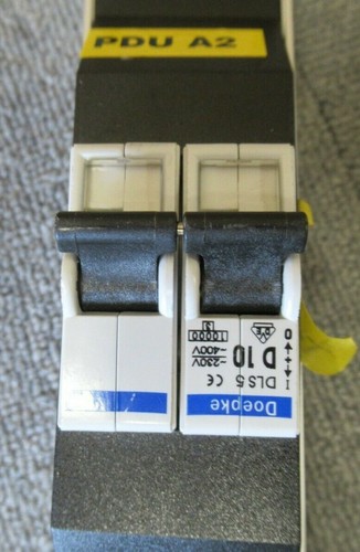 Rittal 7240.200 9KLSD104 9 Way C13 Rack Mount Switched PDU Strip - 第 4/5 張圖片