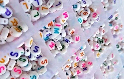 100/200 Pcs Alphabet Letter Mixed Color Beads Flat For Jewelery Making Xmas Gift - Picture 6 of 123