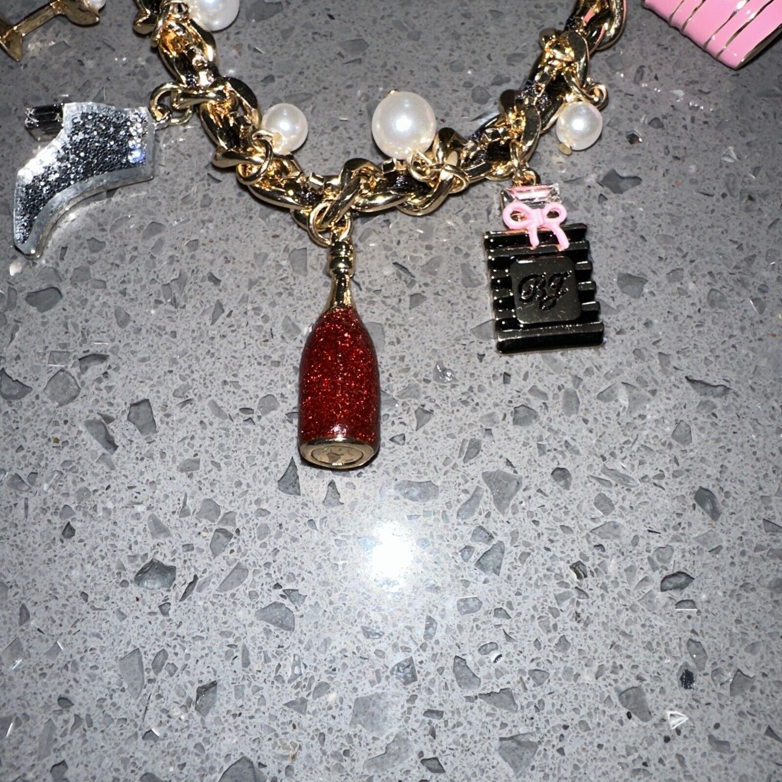 Picture 4 of 5
