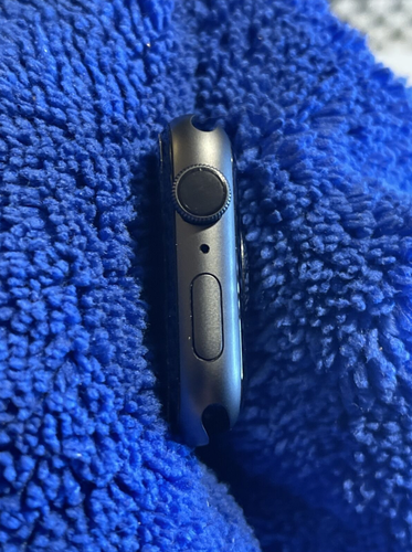 Apple Watch Series 4 (44mm) GPS (A1978) Space Grey Aluminum {Black Sports Band} - Picture 6 of 13