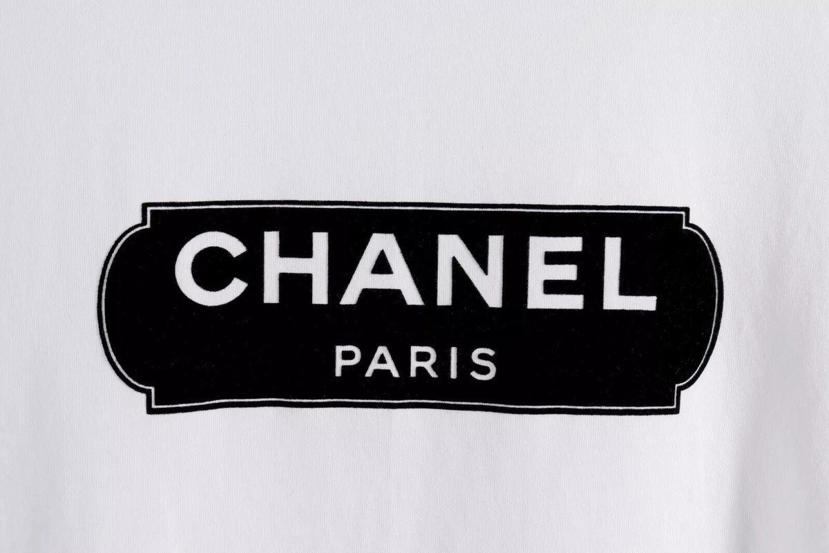 シャネル　ロゴTシャツ　白Ｓ CHANEL】シャネル『ロゴ 半袖Tシャツ size36』P70446K10042 レディース