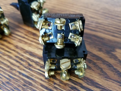 LOTE DE 5 INTERRUPTORES DE PALETA CARLING 6GM5S 6 POLOS DPDT - Imagen 2 de 2