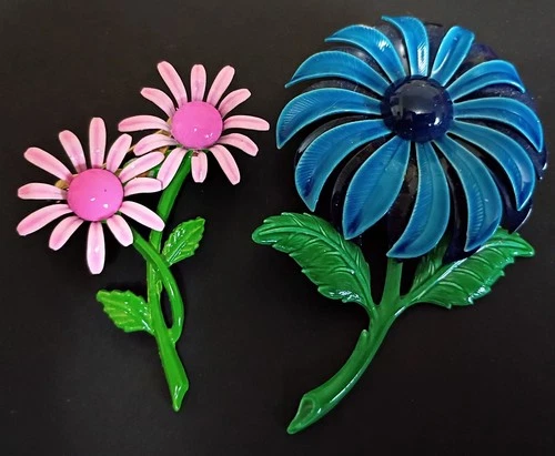 Lot of 2 Vintage Flower Enamel Brooches Pink Blue Costume Jewelry