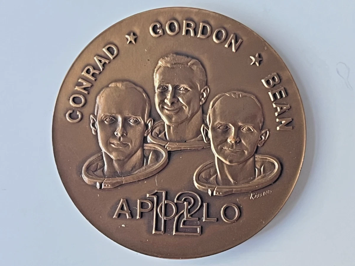 Apollo 17 Medal In Apollo Exploration Mission Collectibles for