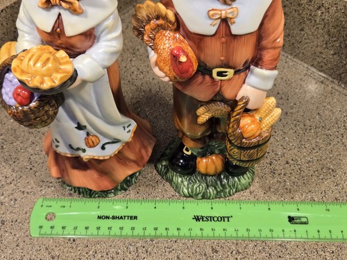 Happy Thanksgiving-Cracker Barrel Figurines- Pilgrim Couple at Harvest - Picture 6 of 10