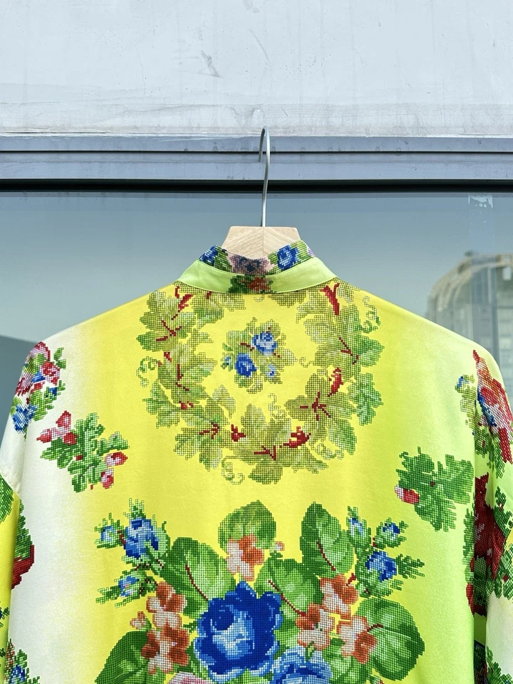 Camisa Vintage Gianni Versace - Floral Punto de Cruz SS1994 Foto 3 de 4