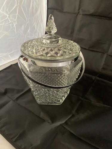 Anchor Hocking Wexford Pressed Crystal Glass Covered Ice Bucket w/Handle Chipped - Picture 5 of 5