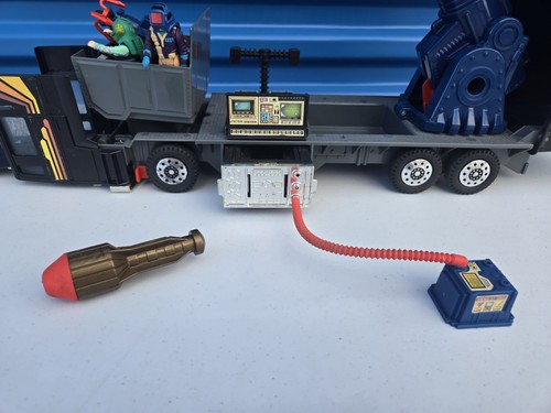 1986 Outlaw Complete w/ Box Vintage MASK Vehicle Figures Masks Projectiles - Picture 20 of 24