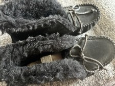 UGG Alena Wool Lined Black Suede Moccasin Slippers Girls Youth Size 2 EUR 33.5