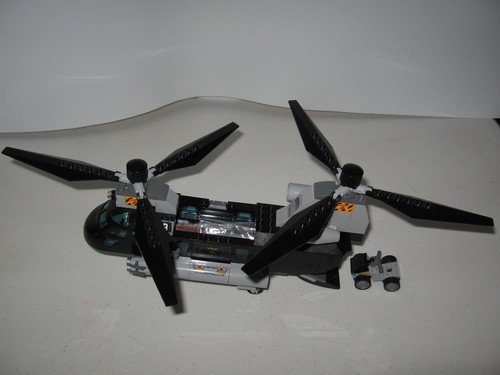 LEGO Super Heroes: Black Widow's Helicopter Chase Set # 76162 - Picture 6 of 8