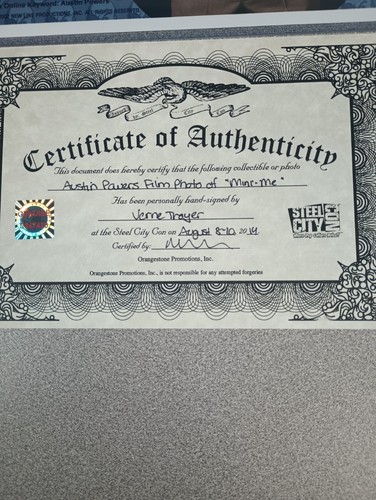 Austin Powers Film Photo Of "Mini-Me" Verne Troyer Signed Photo (8x10in) w/ COA - Picture 2 of 3