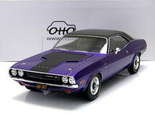 Dodge Challenger R/T Baujahr 1970 plum-crazy / black roof GO83 1:12 OttO-mobile