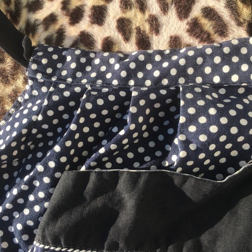 FRENCH 1920s WOMEN FULL BIB APRON~ BLACK & NAVY BLUE & WHITE POLKA DOTS ~ LOVELY - Picture 2 of 6