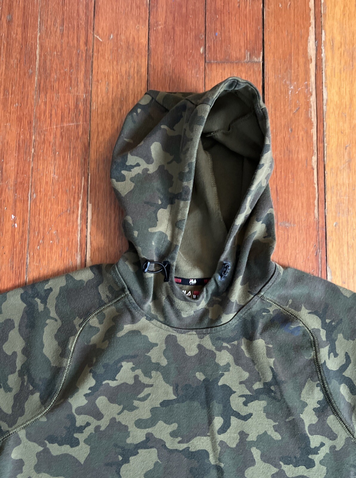 Fila sport live in motion camo hoodie medium W kangaroo pocket
