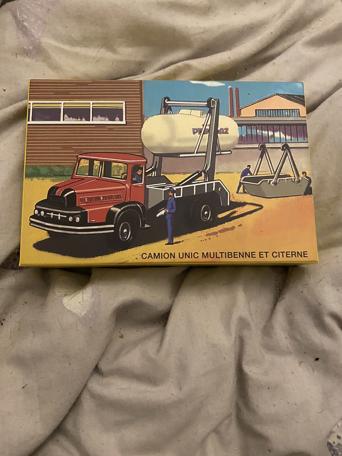 Picture 1 of 4