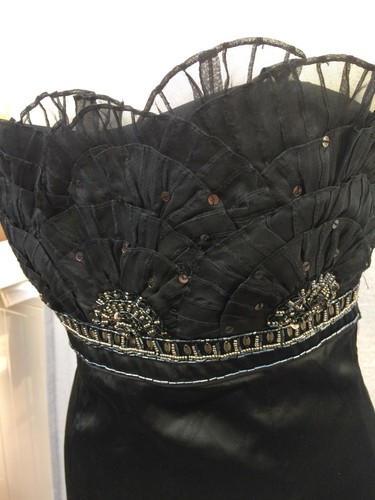 Karen Millen trägerloses schwarzes Satin verziertes Mieder Cocktailkleid, Größe 10 - Bild 6 von 12