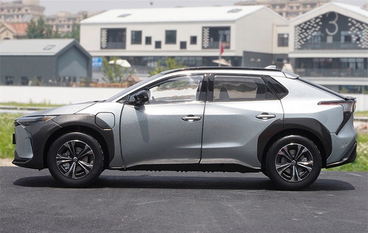 非売品　トヨタ　bz4x e-tnga Everything We Know About The Toyota bZ4X Specs