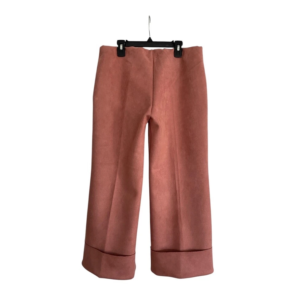 Pantalones cortos Zara imitación gamuza pierna ancha puños en rosa polvoriento talla grande Foto 3 de 4