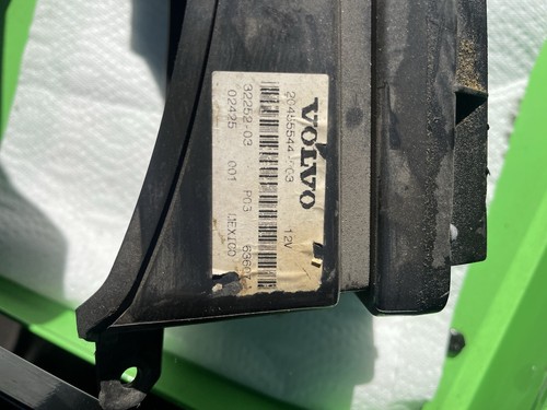 VOLVO DASH GAUGE INSTRUMENT CLUSTER 20455544 P03 - Picture 2 of 2