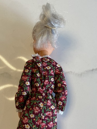Vintage Sunshine Family Dolls Grandmother 1973 Toys Mattel Poseable Play 8.5" - Foto 4 di 5