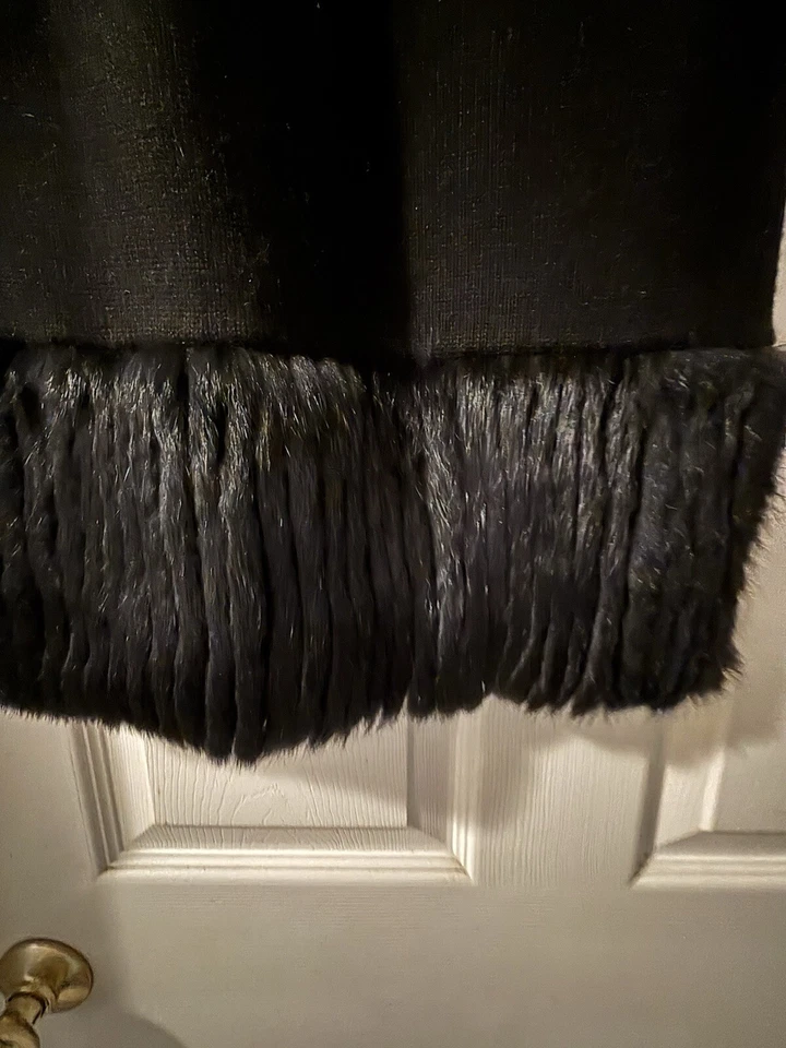 Suéter sin mangas de lana merino Rachel Zoe negro con detalles de piel XS Foto 2 de 4