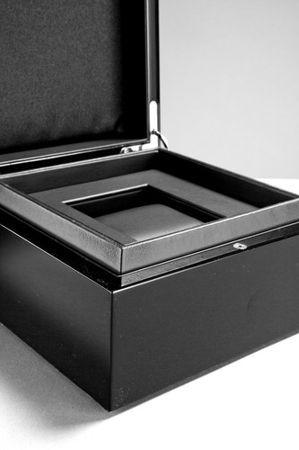 XXL UHRENBOX FÜR 1 UHR in Pianolack, neu mit Umkarton - ideal für große Uhren! - Bild 6 von 7
