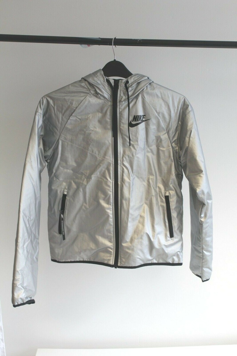 Nike windrunner hotsell metallic silver