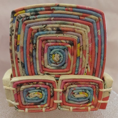 Hand Made Folded News Paper Coaster Set of 4 with holder preowned  - Picture 1 of 9