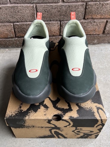 oakley factory x brain dead team flesh sandal mens US 10 Uk 9 Meadow/scarab - Picture 3 of 9