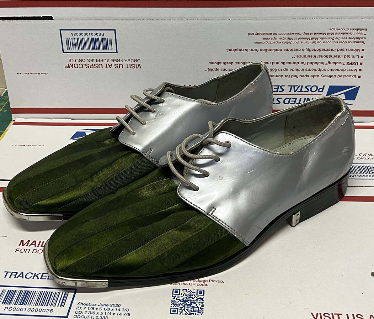 Hugo Vitelli Men s Dress Shoes Green Satin Striped Silver Size 10 Metal Tips