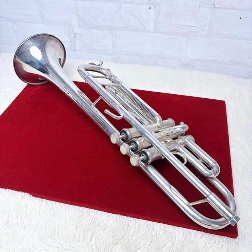 V.Bach Back Stradivarius 37G Trumpet Silver Bb Maintained Wind instrument Used - Picture 2 of 9