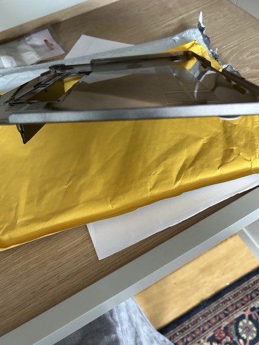 Apple Mac Book Pro 13" Shell Case with Stand BNWT - 第 6/6 張圖片