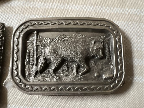 1984 Siskiyou Buckle Co. Inc WOLF Belt Buckle with mountain scene - Picture 7 of 12