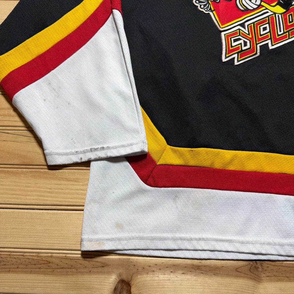 Camiseta deportiva de hockey de ligas menores de los 90 Cincinnati Cyclones Twister IHL - grande Foto 4 de 4